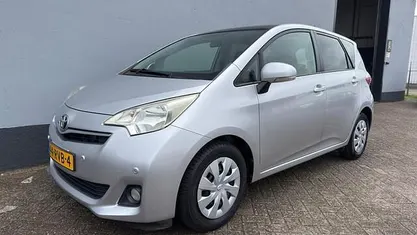 Grijs Occasion 2011 Toyota Verso-S MPV | € 6.950 (Eerlijke prijs)