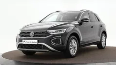 Gebruikt 2023 VW T-Roc Life SUV | € 28.880 (Goede deal)