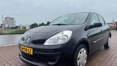 Zwart Gebruikt 2005 Renault Clio R.S. Hatchback | € 1.650 (Eerlijke prijs)