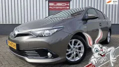 Grijs Gebruikt 2017 Toyota Auris Touring Sports Stationwagen | € 13.495 (Eerlijke prijs)