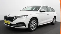 Wit Gebruikt 2022 Skoda Octavia Ambition Stationwagen | € 24.900 (Eerlijke prijs)