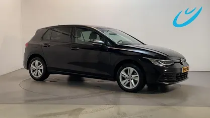 Occasion VW Golf VIII Life 110 PK (80 kW) 2023 Zwart Hatchback