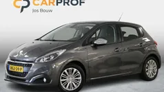 Grijs Gebruikt 2019 Peugeot 208 Signature Sky Hatchback | € 12.145 (Goede deal)