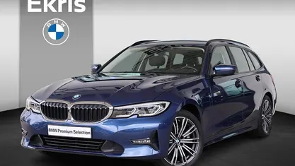 Blauw Occasion 2021 BMW 320e Comfort Edition Stationwagen | € 31.500 (Eerlijke prijs)