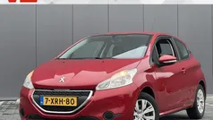 Rood, metallic lak Gebruikt 2014 Peugeot 208 Active Hatchback | € 4.748 (Eerlijke prijs)