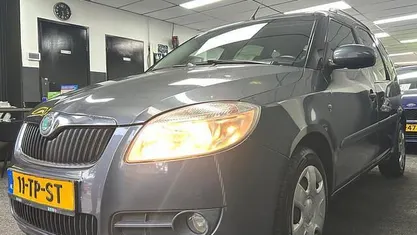 Grijs Gebruikt 2007 Skoda Roomster Style MPV | € 3.299 (Eerlijke prijs)