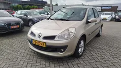 Beige Gebruikt 2006 Renault Clio II Dynamique Hatchback | € 1.350 (Eerlijke prijs)