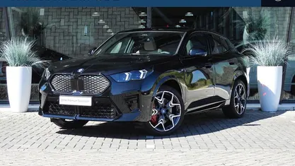 Saphirschwarz Gebruikt 2025 BMW iX2 Executive SUV | € 45.850 (Super prijs)