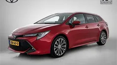 Rood metallic Gebruikt 2021 Toyota Corolla Stationwagen | € 24.945 (Eerlijke prijs)