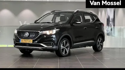 Zwart Gebruikt 2021 MG ZS Luxury Sedan | € 14.222 (Goede deal)