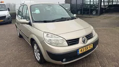 Gebruikt 2006 Renault Scénic II MPV | € 995 (Eerlijke prijs)
