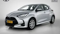 Grijs Gebruikt 2024 Toyota Yaris Hybrid Active Hatchback | € 24.945 (Eerlijke prijs)