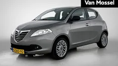 Grijs Gebruikt 2013 Lancia Ypsilon Silver Hatchback | € 6.900 (Eerlijke prijs)