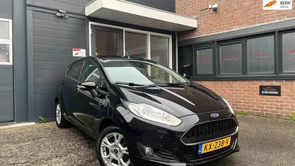 Zwart Gebruikt 2016 Ford Fiesta Style Hatchback | € 6.350 (Eerlijke prijs)