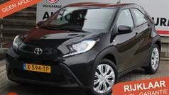 Gebruikt 2024 Toyota Aygo Play Hatchback | € 17.950 (Eerlijke prijs)