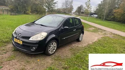 Zwart Gebruikt 2008 Renault Clio II Dynamique Hatchback | € 1.499 (Eerlijke prijs)