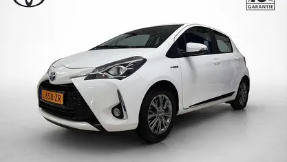 Occasion Toyota Yaris Hybrid Design 2021 Wit Hatchback