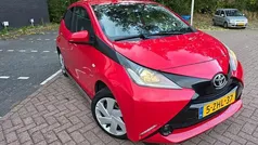 Gebruikt 2015 Toyota Aygo X-play Hatchback | € 5.349 (Eerlijke prijs)