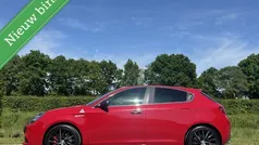 Rood Gebruikt 2016 Alfa Romeo Giulietta Quadrifoglio Verde Hatchback | € 17.450 (Eerlijke prijs)
