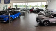 Zwart Nieuw 2025 Peugeot 2008 Allure SUV | € 36.440 (Eerlijke prijs)