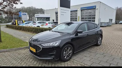 Zwart Nieuw 2025 Ford Focus Titanium X Hatchback | € 28.895 (Eerlijke prijs)