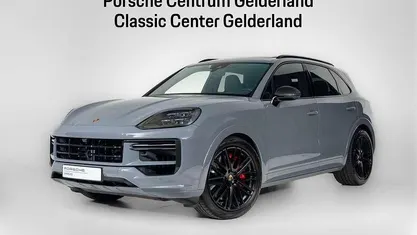 Grijs Gebruikt 2024 Porsche Cayenne Turbo E-Hybrid SUV | € 184.900 (Eerlijke prijs)