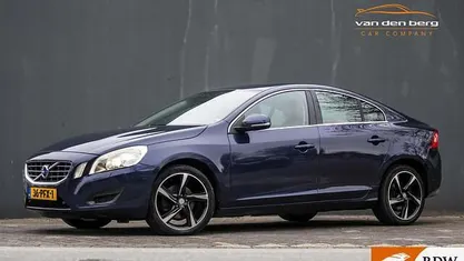 Blauw Gebruikt 2011 Volvo S60 Momentum Sedan | € 6.950 (Eerlijke prijs)
