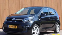 Zwart Gebruikt 2017 Kia Picanto Hatchback | € 7.940 (Eerlijke prijs)
