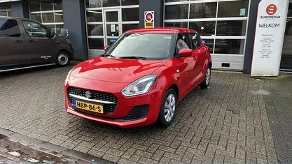 Rood Gebruikt 2021 Suzuki Swift Hatchback | € 18.750 (Eerlijke prijs)