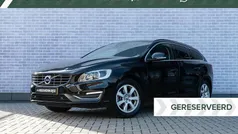 Zwart Gebruikt 2015 Volvo V60 Momentum Stationwagen | € 16.899 (Eerlijke prijs)