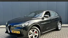 Zwart Gebruikt 2017 Alfa Romeo Stelvio Veloce SUV | € 24.945 (Eerlijke prijs)