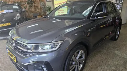 Gebruikt 2023 VW T-Roc R-line SUV | € 31.995 (Eerlijke prijs)