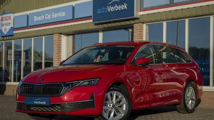 Occasion 2024 Skoda Octavia Business Line Stationwagen | € 37.440 (Eerlijke prijs)