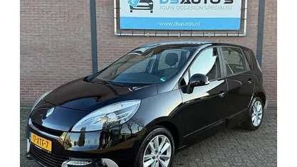 Zwart (metallic) Occasion 2012 Renault Scénic III Expression MPV | € 4.899 (Eerlijke prijs)