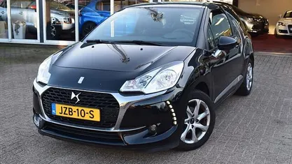 Occasion DS Automobiles DS3 So Chic 110 PK (80 kW) 2019 Zwart (metallic) Hatchback