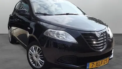 Zwart Gebruikt 2014 Lancia Ypsilon Hatchback | € 6.250 (Eerlijke prijs)