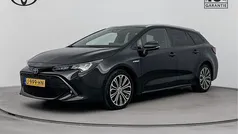 Zwart metallic Gebruikt 2020 Toyota Corolla Stationwagen | € 25.950 (Eerlijke prijs)