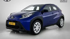 Blauw Gebruikt 2024 Toyota Aygo Play Hatchback | € 17.995 (Eerlijke prijs)