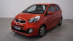 Rood, metallic lak Gebruikt 2015 Kia Picanto Hatchback | € 7.550 (Eerlijke prijs)