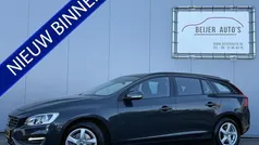 Grijs, metallic lak Gebruikt 2015 Volvo V60 Momentum Stationwagen | € 13.945 (Eerlijke prijs)