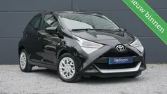 Zwart Gebruikt 2019 Toyota Aygo X-play Hatchback | € 10.990 (Eerlijke prijs)
