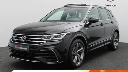 Zwart (metallic) Gebruikt 2021 VW Tiguan R-line SUV | € 32.900 (Eerlijke prijs)