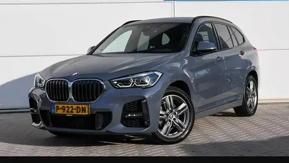 Grijs Gebruikt 2021 BMW X1 Executive SUV | € 26.995 (Eerlijke prijs)