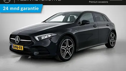 Zwart Gebruikt 2020 Mercedes A250 Business Hatchback | € 27.450 (Eerlijke prijs)