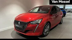 Rood Gebruikt 2023 Peugeot 208 Active Hatchback | € 17.835 (Eerlijke prijs)