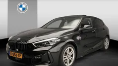 Zwart Gebruikt 2021 BMW 118 Comfort Edition Hatchback | € 23.900 (Eerlijke prijs)