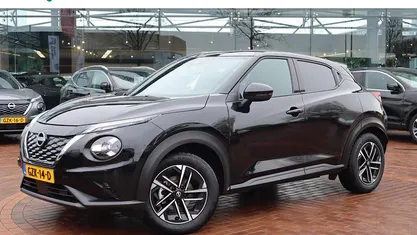 Zwart Gebruikt 2024 Nissan Juke N-Connecta SUV | € 25.945 (Eerlijke prijs)