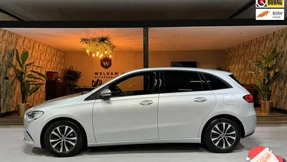 Grijs Gebruikt 2020 Mercedes B180 Business MPV | € 23.985 (Goede deal)