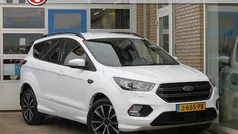Wit Gebruikt 2018 Ford Kuga ST-Line SUV | € 16.750 (Eerlijke prijs)