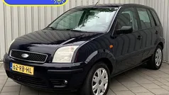 Gebruikt 2005 Ford Fusion Ghia MPV | € 2.945 (Eerlijke prijs)
